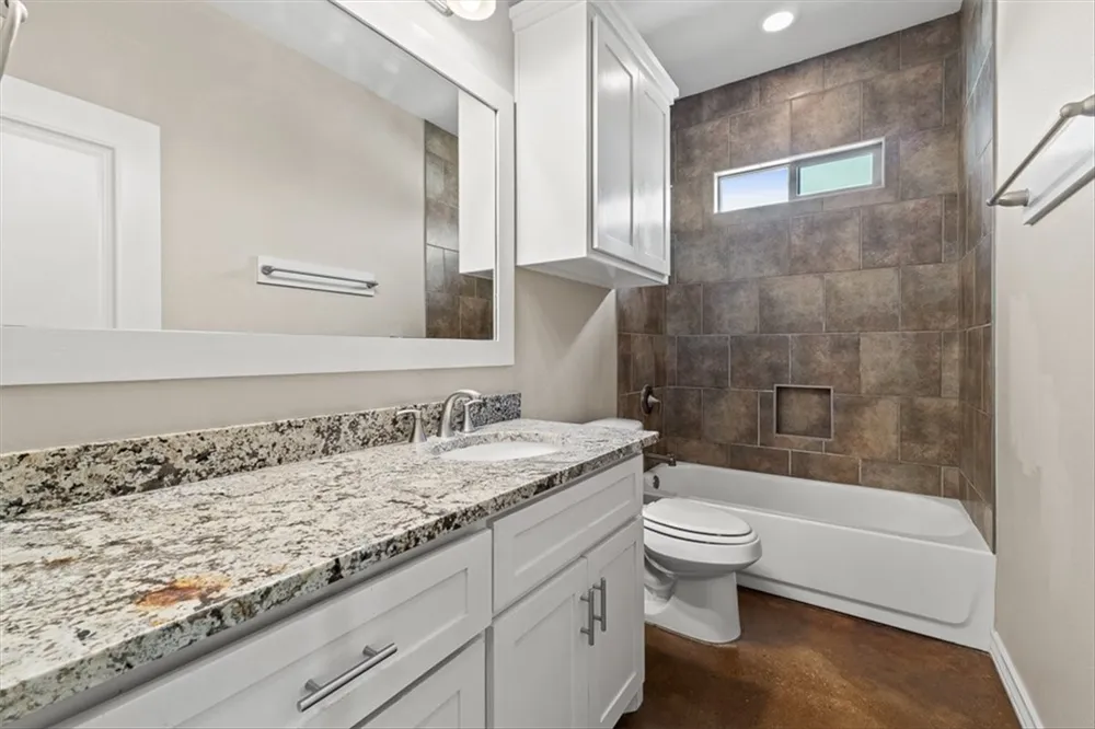 106 Chiman Drive Portland, TX 78374