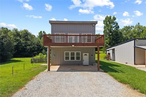 221 Columbus Drive