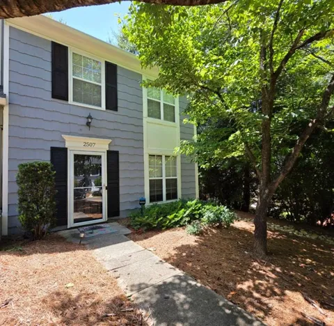 2507 Queen Anne Court