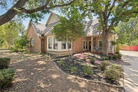 1925 Highland Park Circle