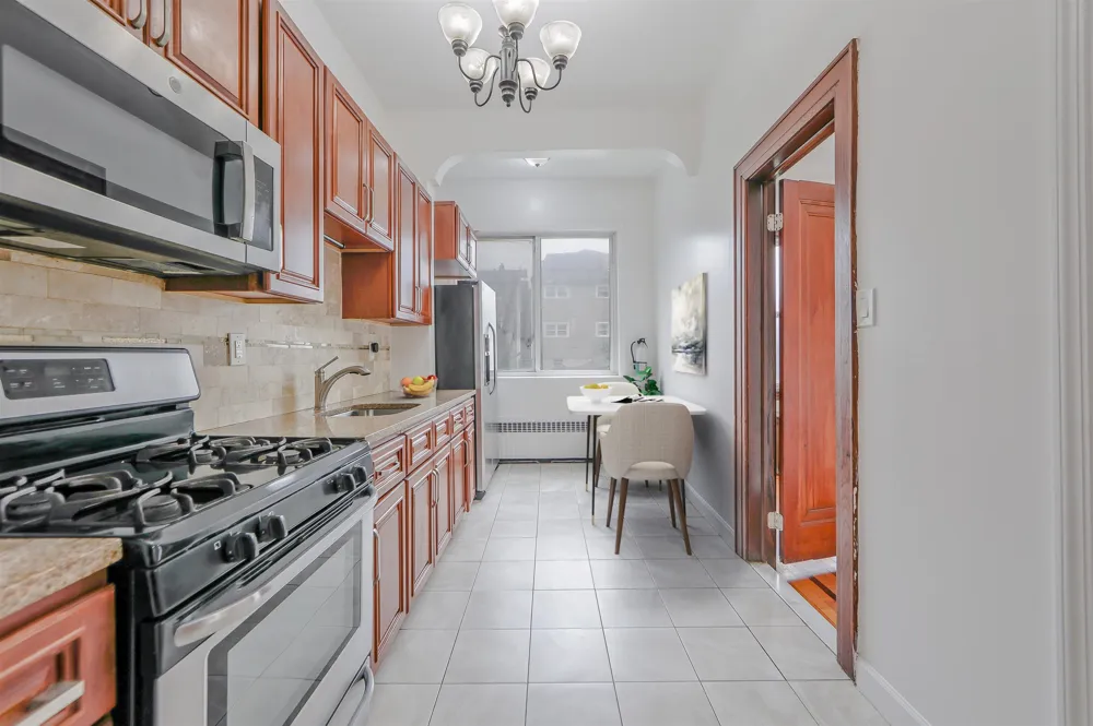 212 69TH ST Guttenberg, NJ 07093