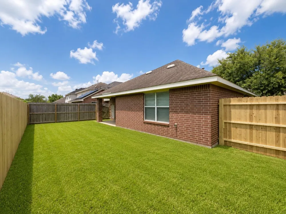 2119 Hawthorne Brook Fresno, TX 77545