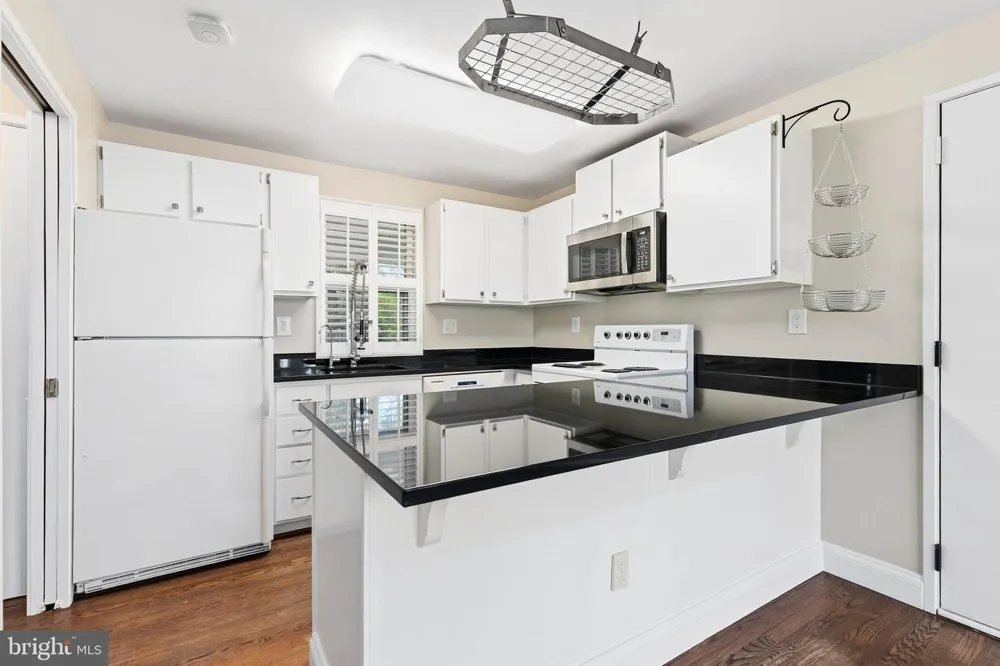 9406 HALE PLACE Silver Spring, MD 20910