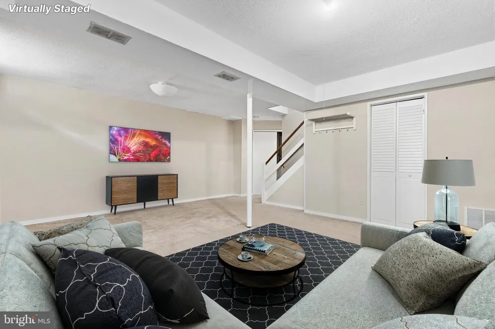 9406 HALE PLACE Silver Spring, MD 20910