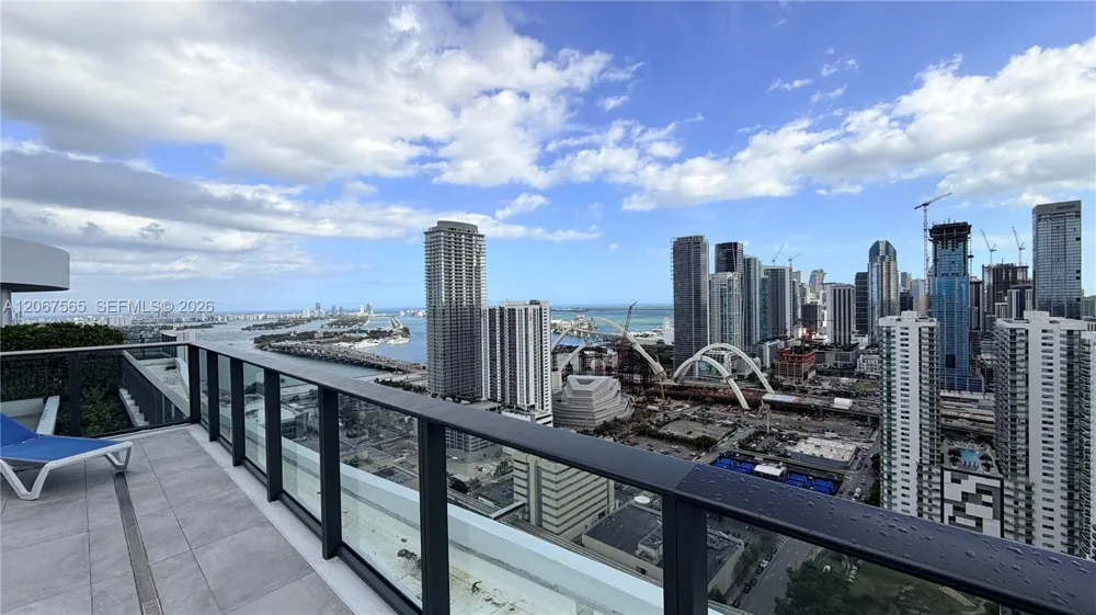 1600 NE 1st Ave #2512 Miami, FL 33132