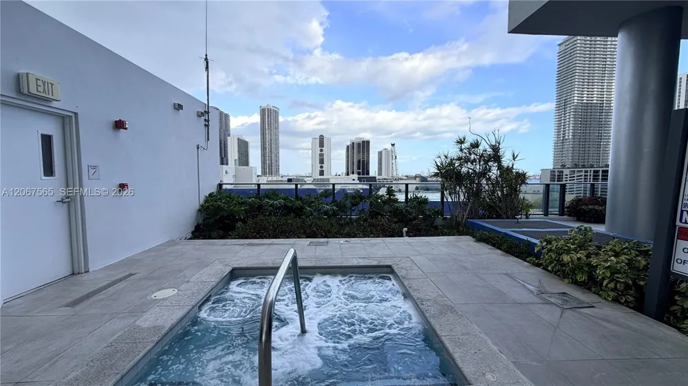 1600 NE 1st Ave #2512 Miami, FL 33132