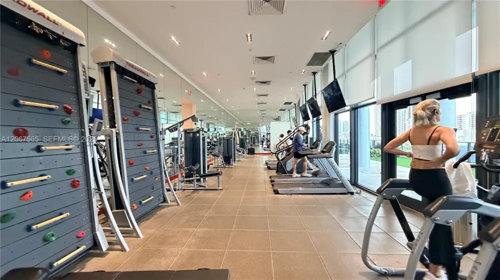 1600 NE 1st Ave #2512 Miami, FL 33132