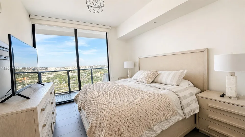 1600 NE 1st Ave #2512 Miami, FL 33132