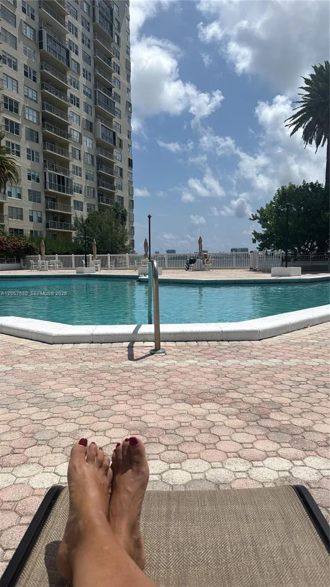 11111 Biscayne Blvd #2B Miami, FL 33181