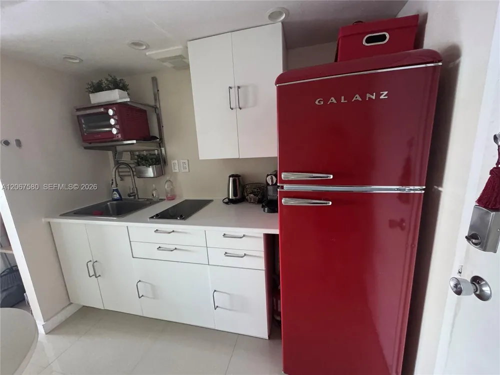 11111 Biscayne Blvd #2B Miami, FL 33181