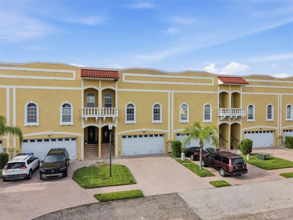 515 VILLA TREVISO COURT Apollo Beach, FL 33572