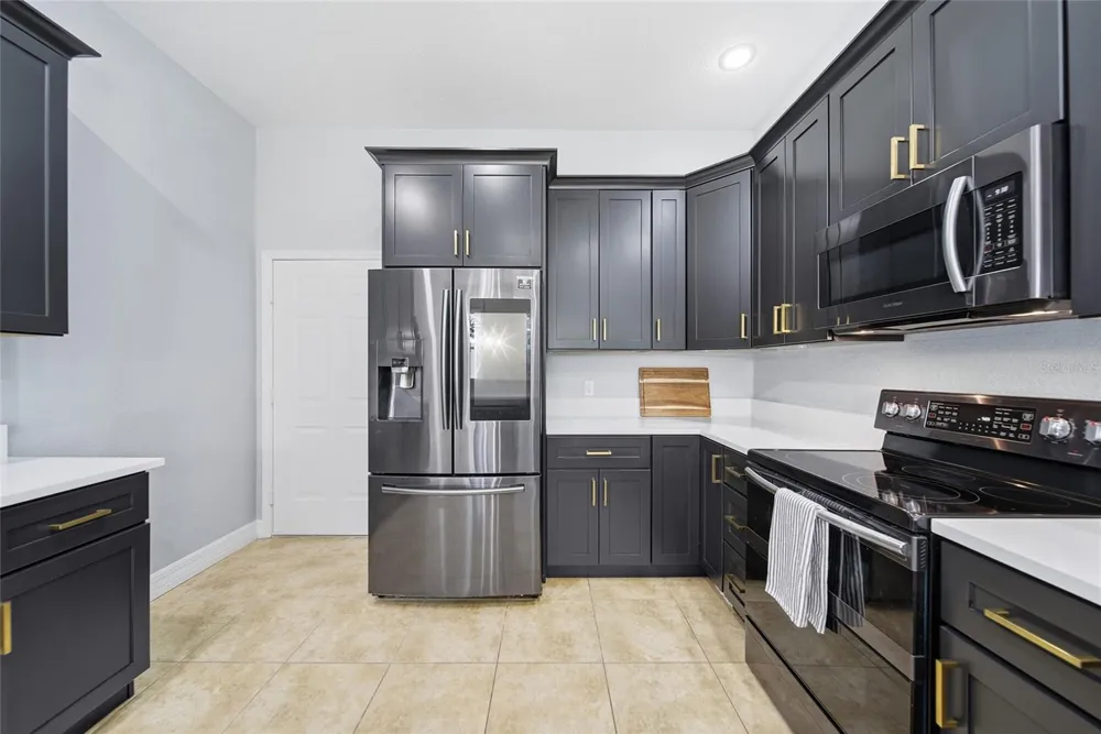 515 VILLA TREVISO COURT Apollo Beach, FL 33572