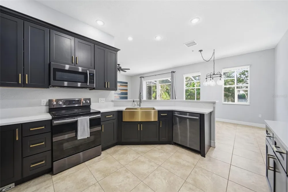 515 VILLA TREVISO COURT Apollo Beach, FL 33572