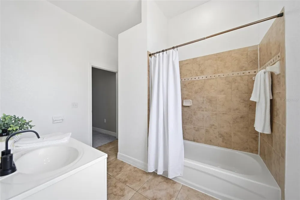 515 VILLA TREVISO COURT Apollo Beach, FL 33572