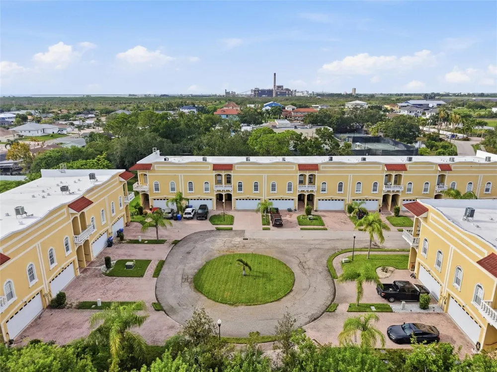 515 VILLA TREVISO COURT Apollo Beach, FL 33572