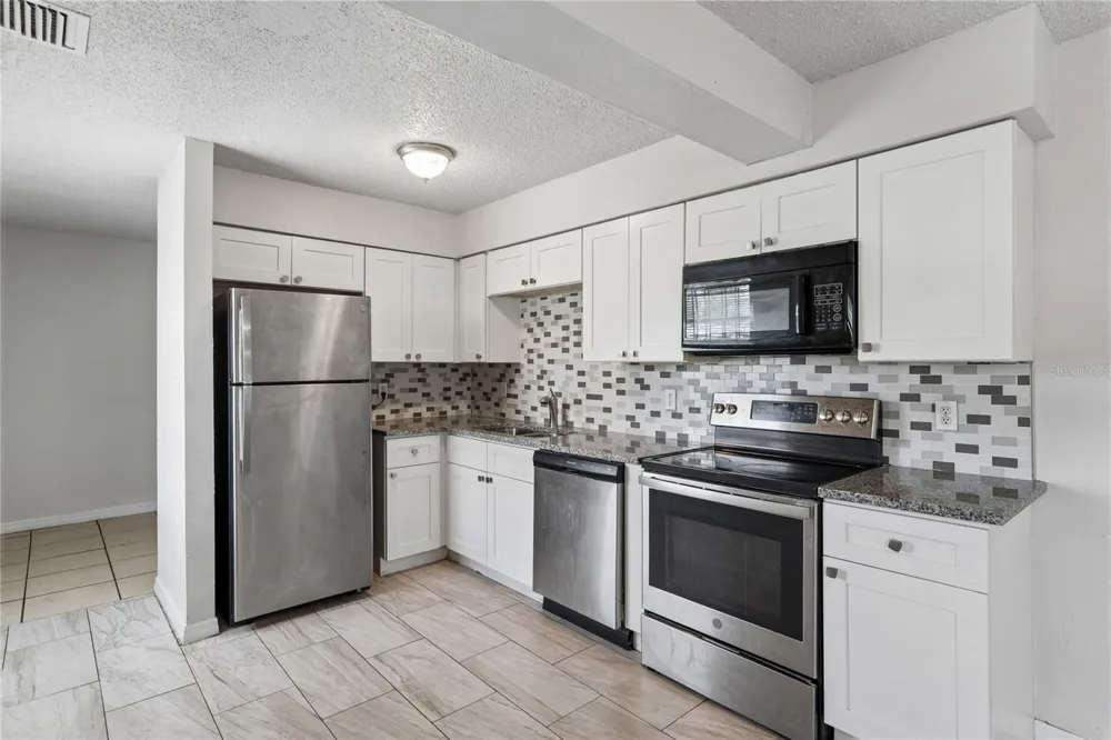 9608 10TH STREET Tampa, FL 33612