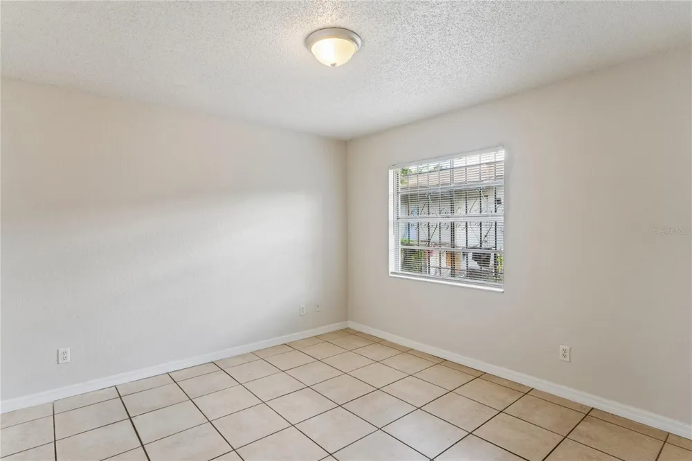 9608 10TH STREET Tampa, FL 33612