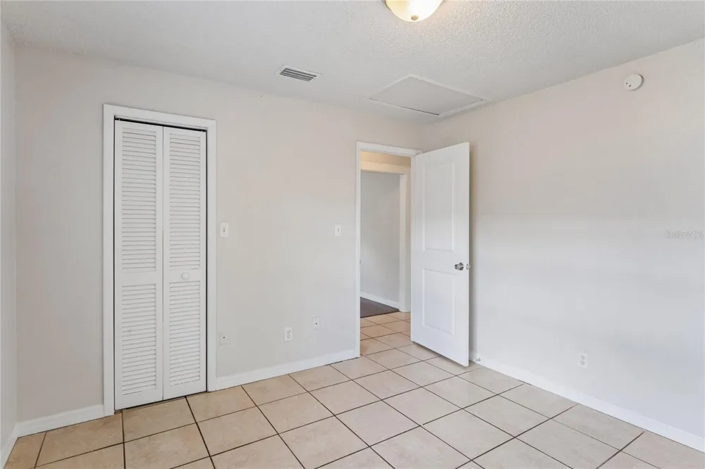 9608 10TH STREET Tampa, FL 33612