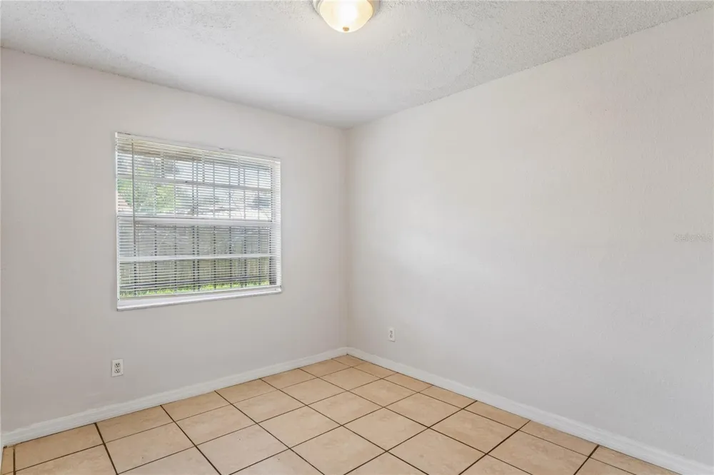9608 10TH STREET Tampa, FL 33612