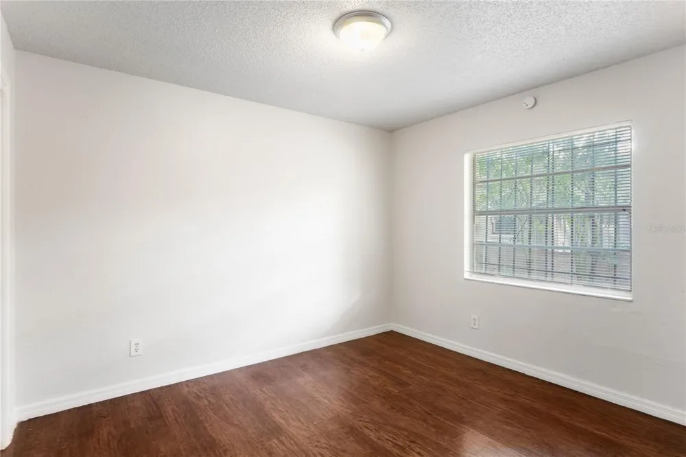 9608 10TH STREET Tampa, FL 33612