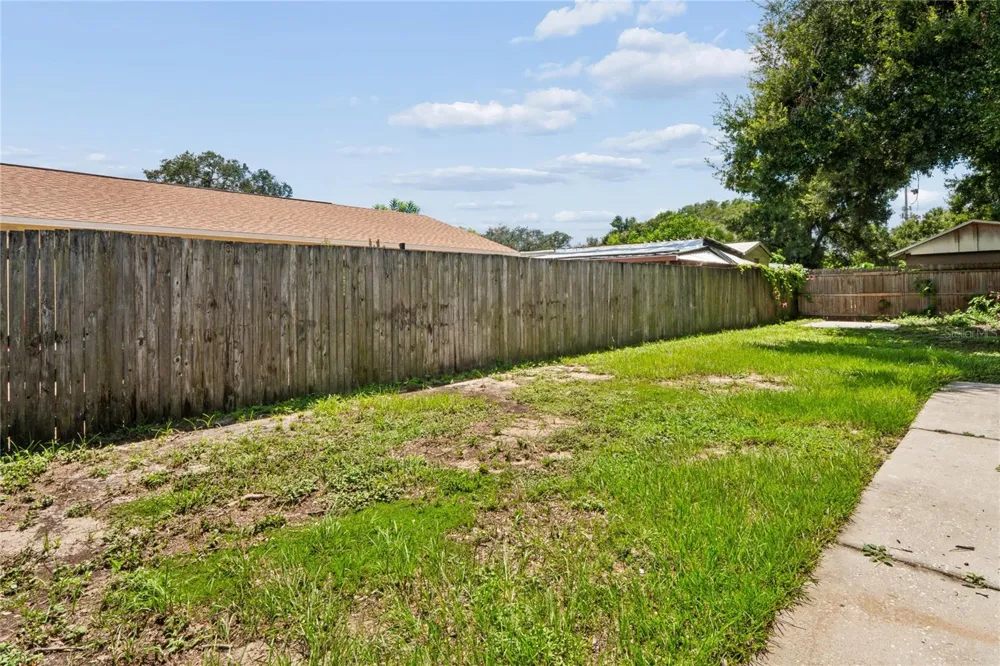 9608 10TH STREET Tampa, FL 33612
