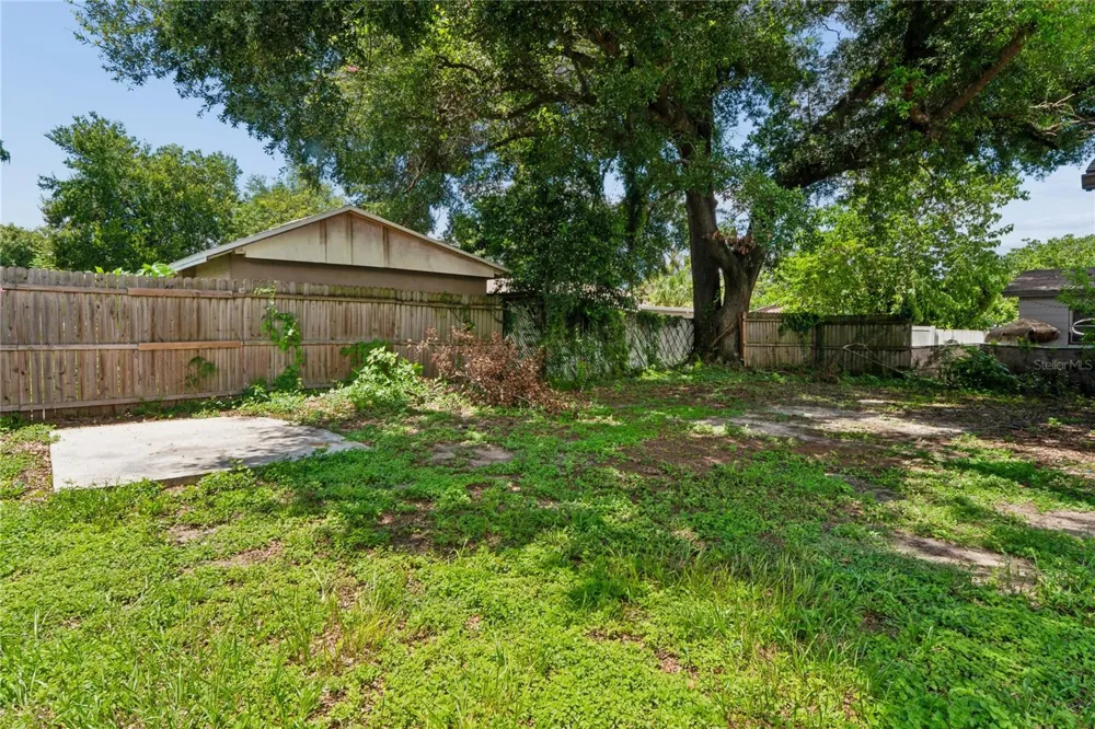 9608 10TH STREET Tampa, FL 33612