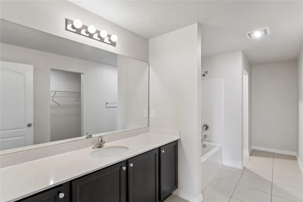 2427 CASPIAN DRIVE Lakeland, FL 33805