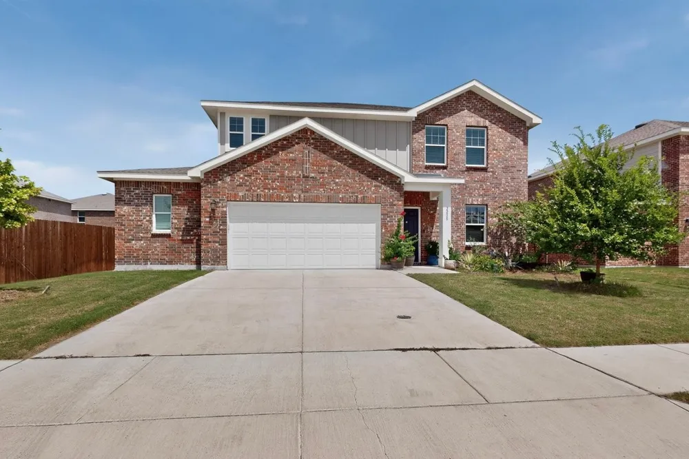 2208 Frio River Road Glenn Heights, TX 75154