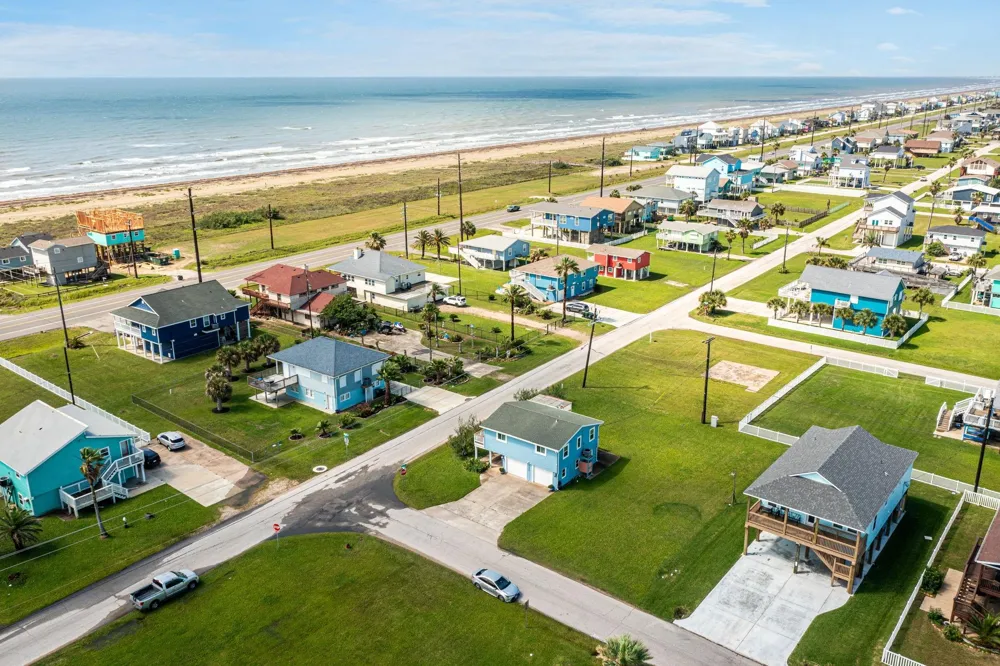4222 Mason Drive Galveston, TX 77554
