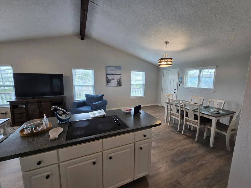 4222 Mason Drive Galveston, TX 77554