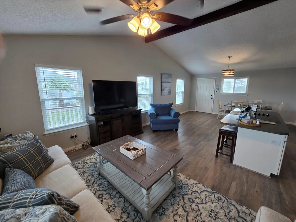 4222 Mason Drive Galveston, TX 77554