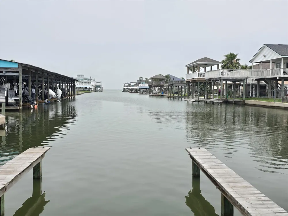4222 Mason Drive Galveston, TX 77554