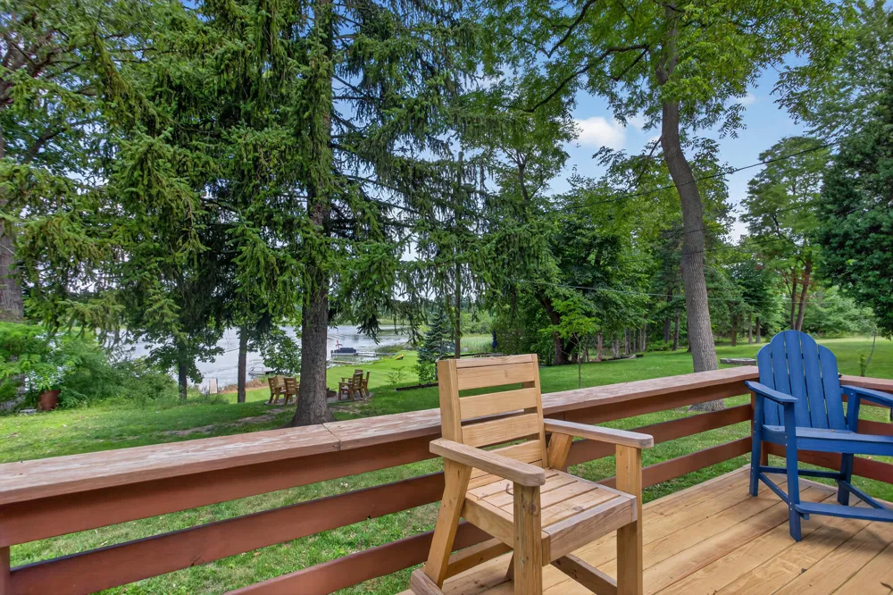 2210 Lakeview Drive Brooklyn, MI 49230