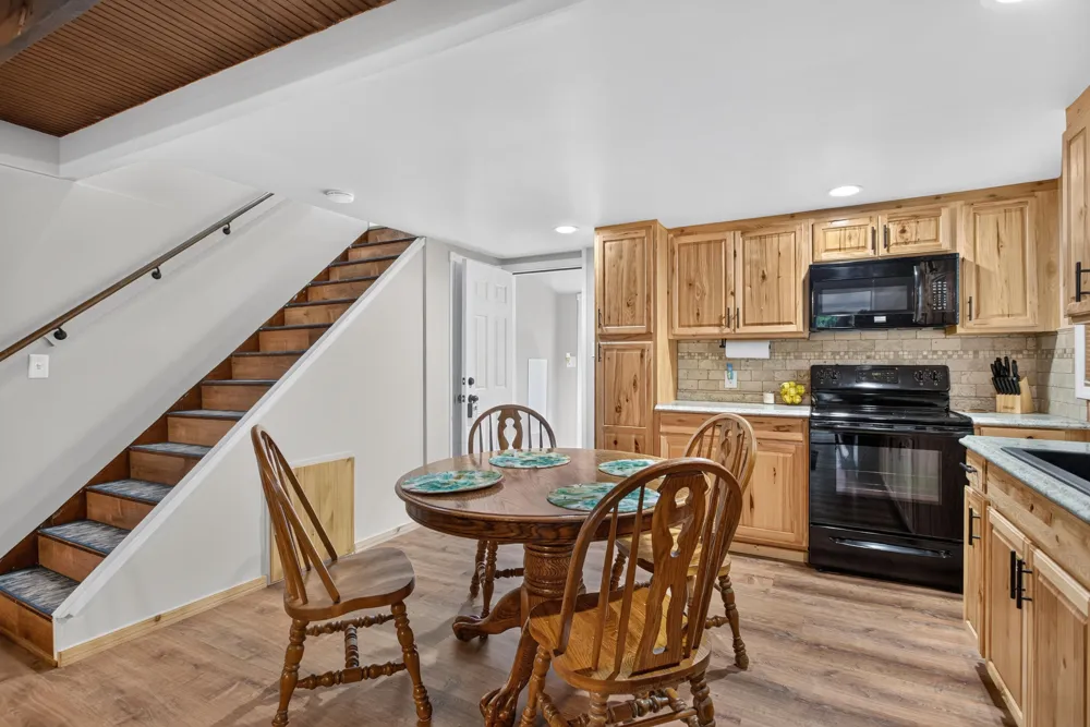 2210 Lakeview Drive Brooklyn, MI 49230
