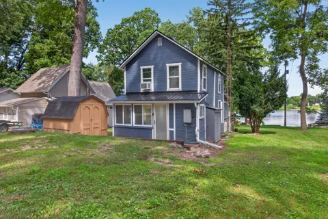 2210 Lakeview Drive