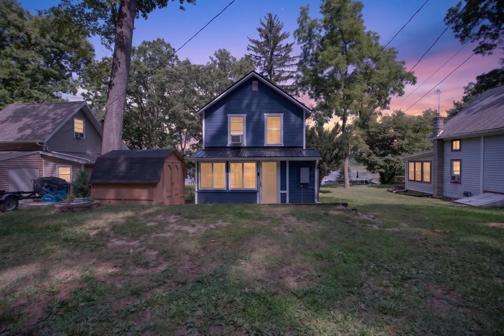 2210 Lakeview Drive Brooklyn, MI 49230