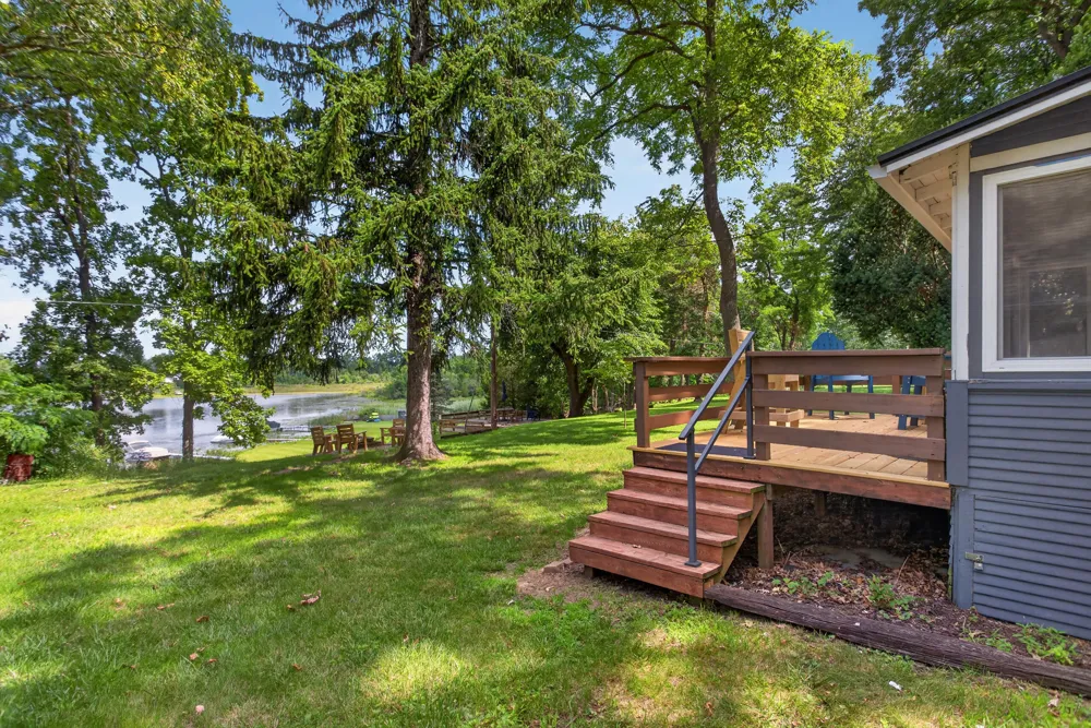2210 Lakeview Drive Brooklyn, MI 49230