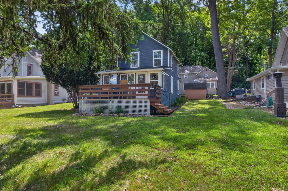 2210 Lakeview Drive Brooklyn, MI 49230