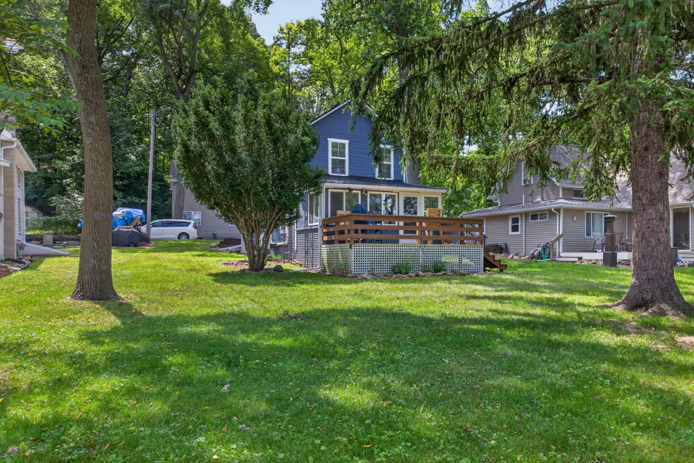 2210 Lakeview Drive Brooklyn, MI 49230