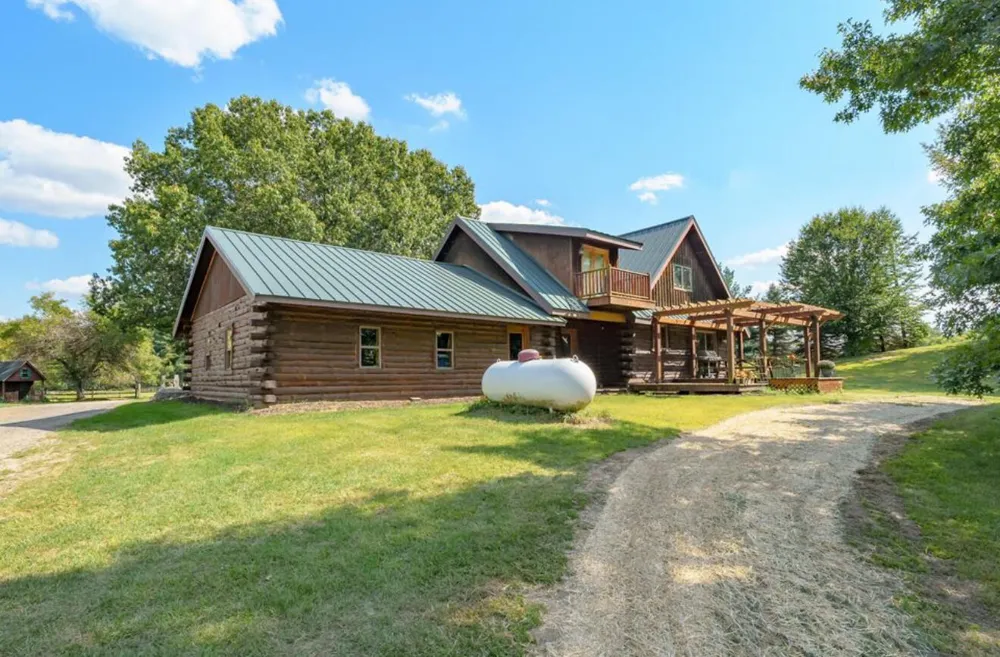 3310 26th Street Hopkins, MI 49328