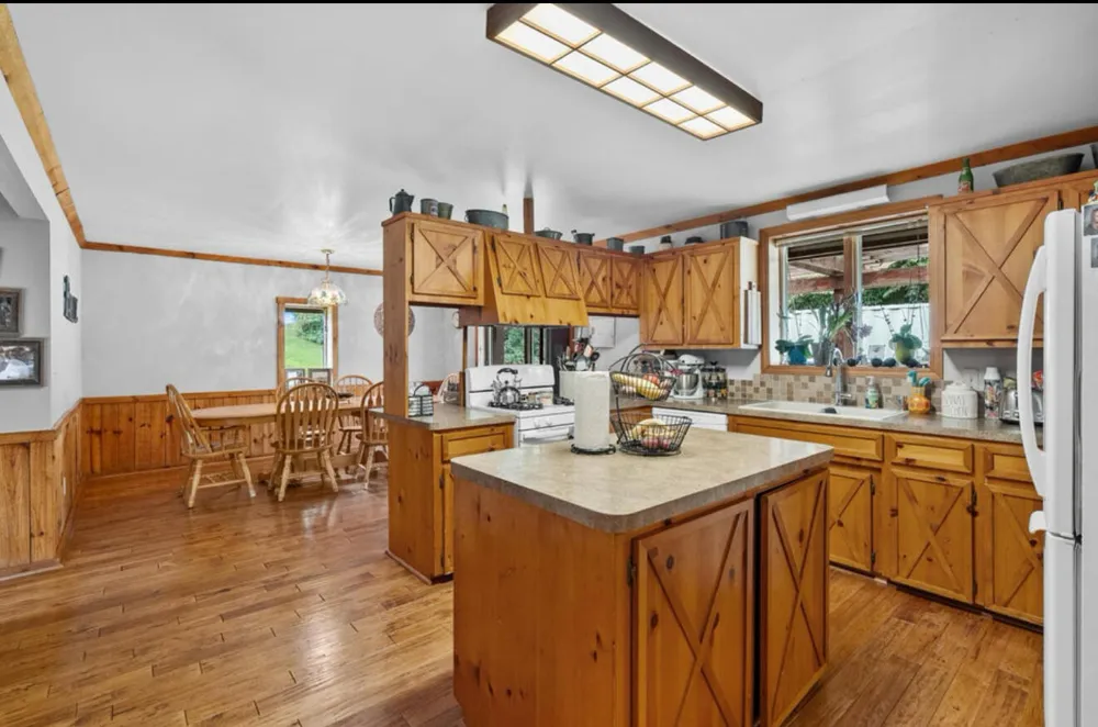 3310 26th Street Hopkins, MI 49328