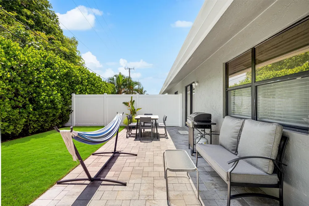 3372 NE 5th Drive Boca Raton, FL 33431