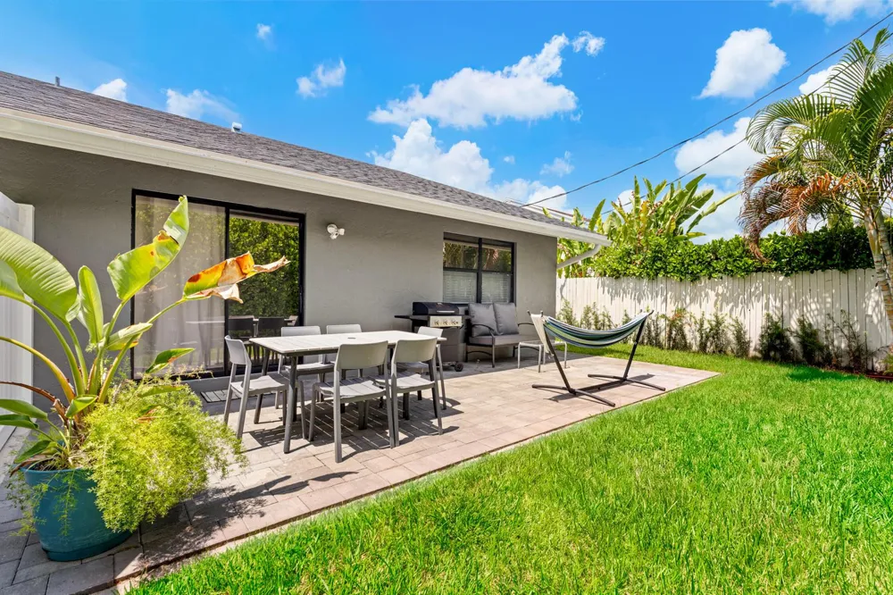 3372 NE 5th Drive Boca Raton, FL 33431