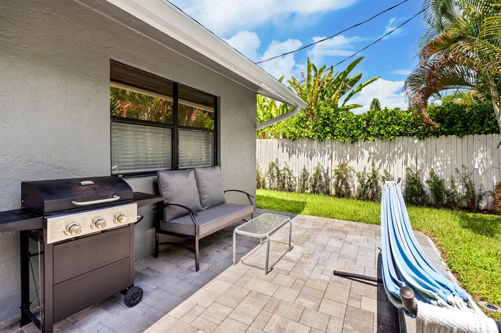 3372 NE 5th Drive Boca Raton, FL 33431