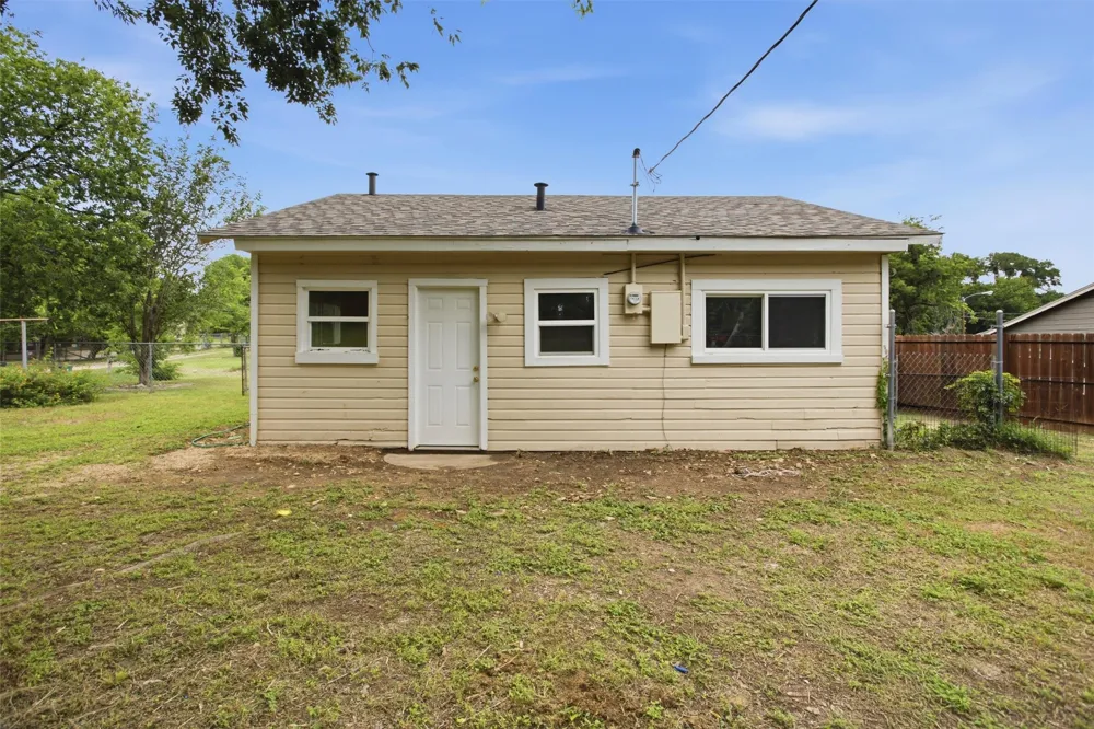 2264 Fritz Allen Street Sansom Park, TX 76114