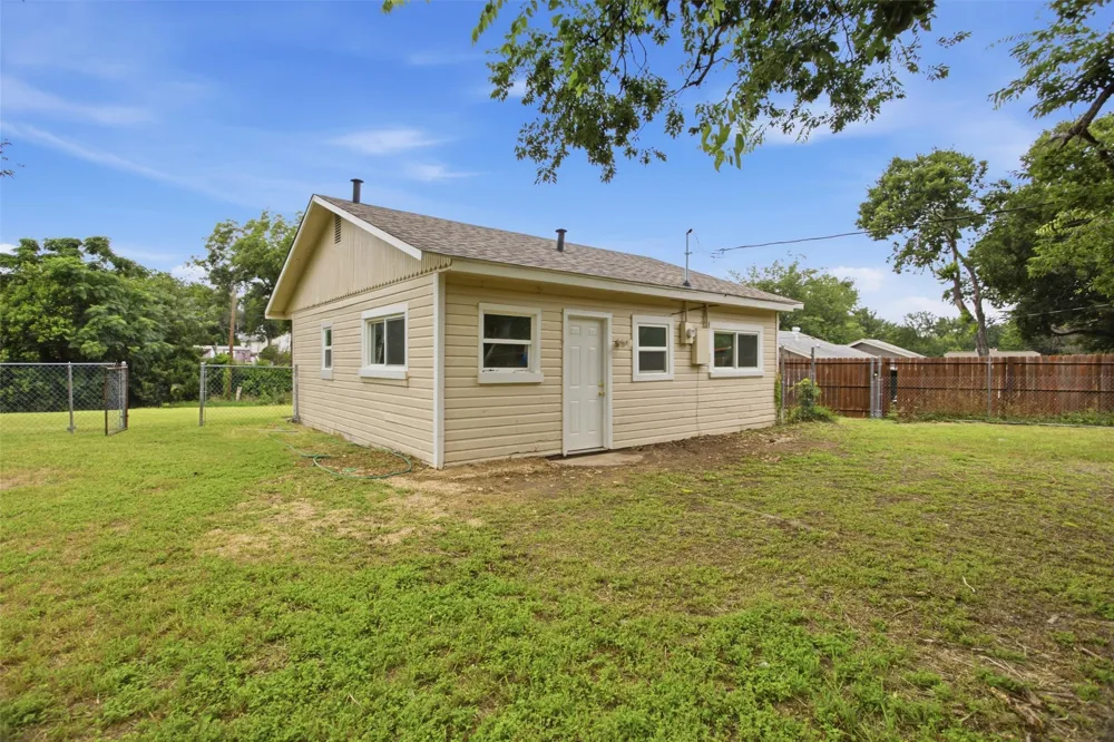 2264 Fritz Allen Street Sansom Park, TX 76114