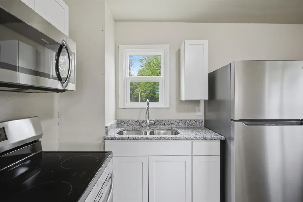 2264 Fritz Allen Street Sansom Park, TX 76114