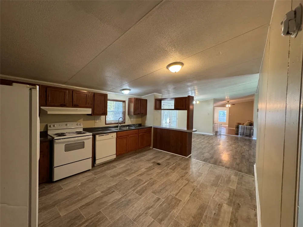 161 Flournoy Lucus Shreveport, LA 71106