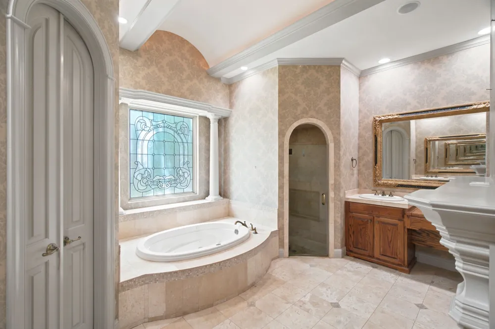 2001 Thames Trail Colleyville, TX 76034