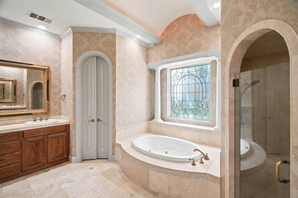 2001 Thames Trail Colleyville, TX 76034